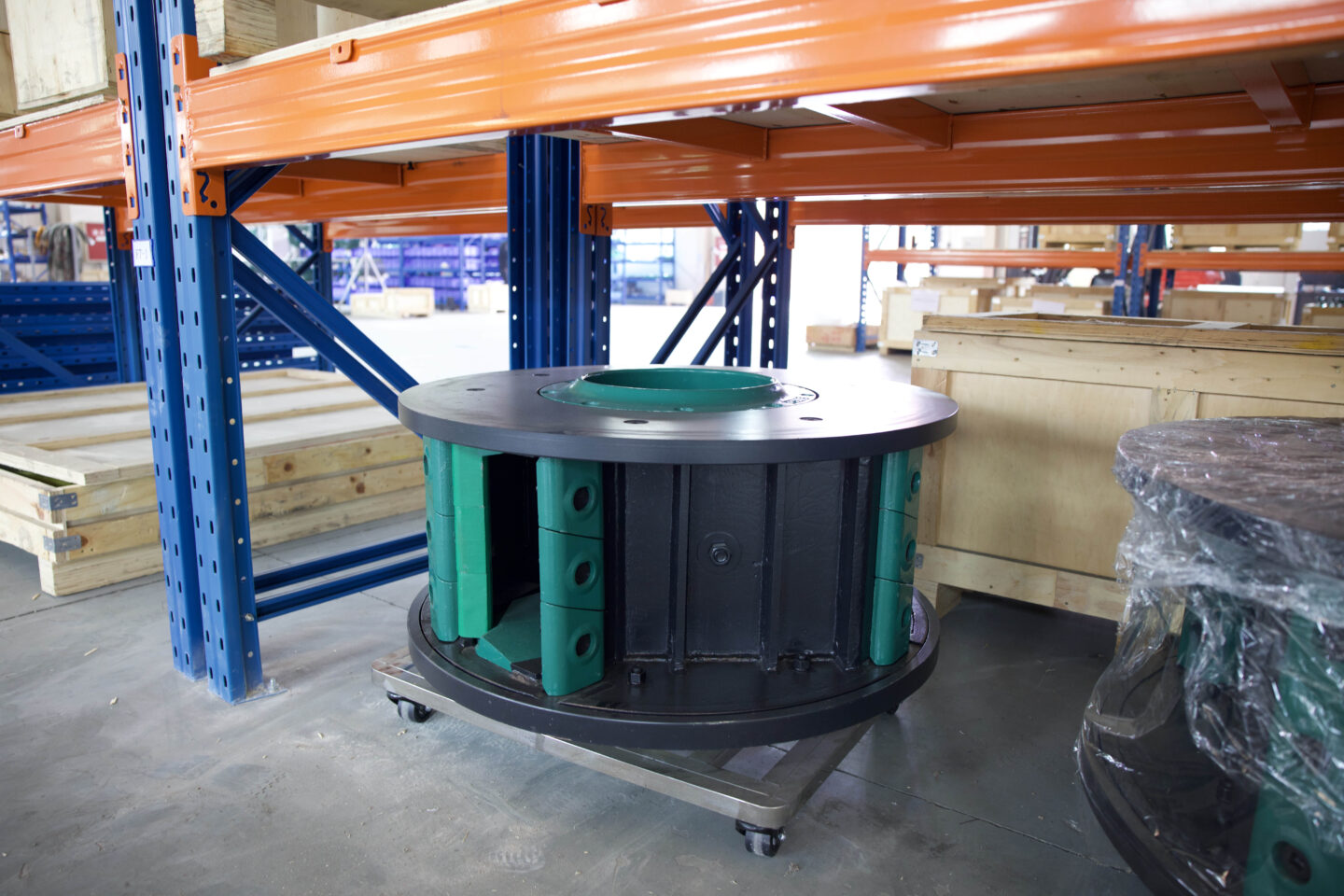 Ensemble rotor sur un support à roulettes