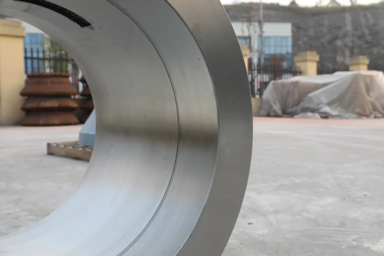 Nahaufnahme der Oberfläche eines ringförmigen Bauteils
